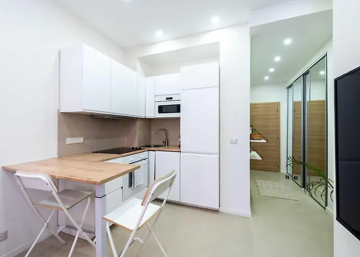 Lejlighed Modern -1bdr 4p - 300m From The Antibes